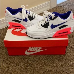 Boys Nike airmax 90 size 4.5